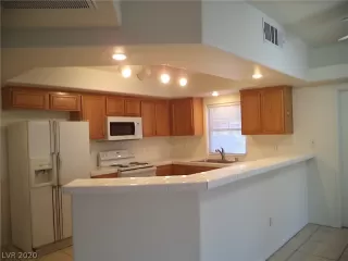 Photo #4: 2186058 Listing