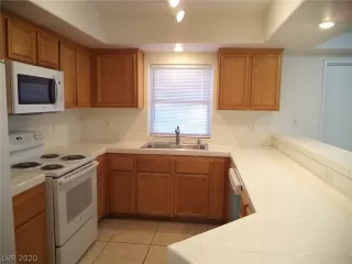 Photo #5: 2186058 Listing