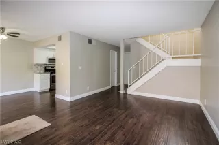 Photo #3: 2186089 Listing