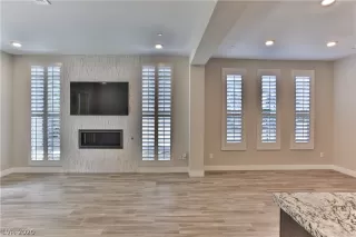 Photo #4: 2186277 Listing