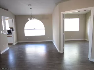 Photo #5: 2186286 Listing