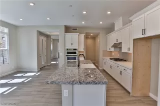 Photo #2: 2186291 Listing