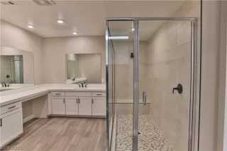 Photo #6: 2186291 Listing