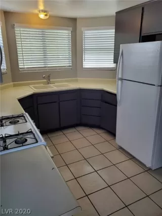 Photo #2: 2186295 Listing