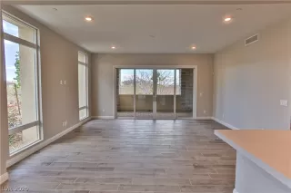 Photo #2: 2186306 Listing