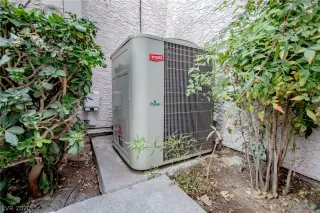 Photo #3: 2186312 Listing 