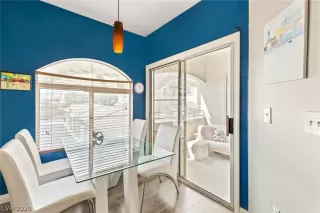 Photo #5: 2186341 Listing 