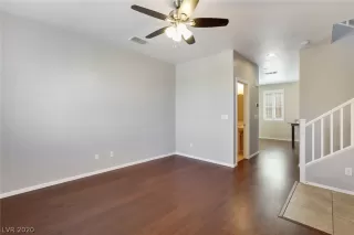 Photo #4: 2186386 Listing