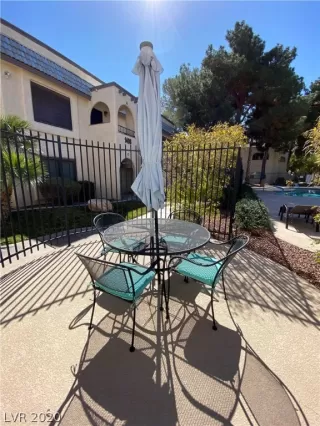 Photo #2: 2186472 Listing