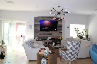 Photo #3: 2186477 Listing