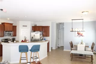 Photo #4: 2186477 Listing