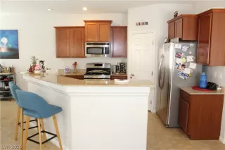 Photo #6: 2186477 Listing