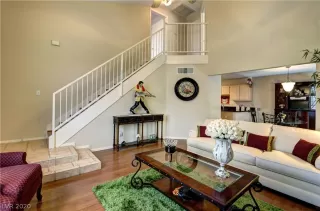 Photo #5: 2186533 Listing 