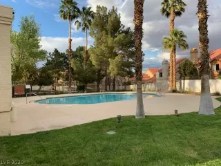 Photo #4: 2186536 Listing