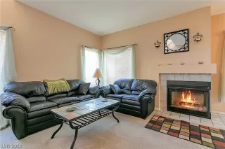 Photo #5: 2186536 Listing