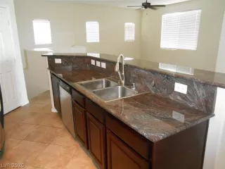 Photo #5: 2186584 Listing 