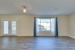 Photo #3: 2186601 Listing 