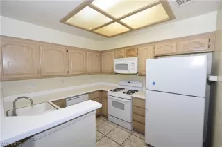 Photo #4: 2186638 Listing 