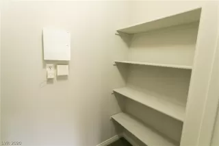 Photo #4: 2186684 Listing