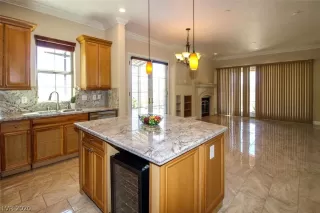 Photo #3: 2186695 Listing 