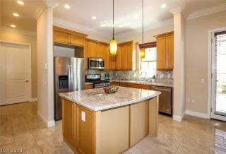 Photo #4: 2186695 Listing 