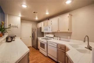 Photo #2: 2186743 Listing