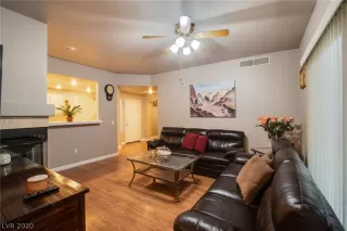 Photo #3: 2186743 Listing