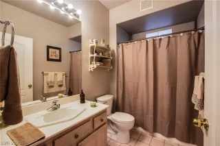 Photo #5: 2186743 Listing