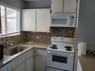 Photo #4: 2186797 Listing