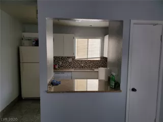 Photo #6: 2186797 Listing