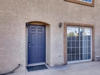 Photo #3: 2186830 Listing