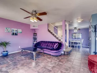 Photo #4: 2186830 Listing