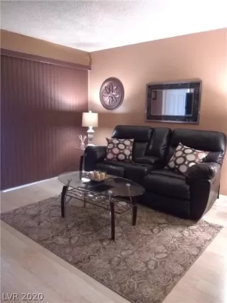 Photo #3: 2186854 Listing