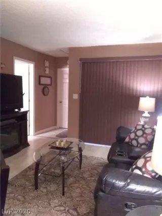 Photo #5: 2186854 Listing