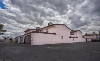 Photo #5: 2186886 Listing 