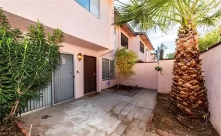 Photo #6: 2186886 Listing 