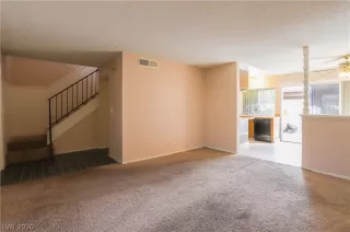 Photo #5: 2186890 Listing