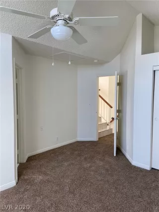 Photo #3: 2186901 Listing 