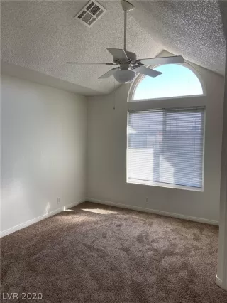 Photo #4: 2186901 Listing 