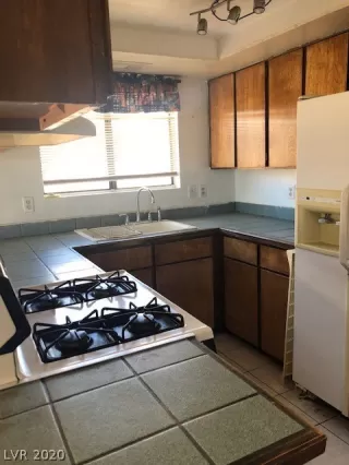 Photo #4: 2186959 Listing 