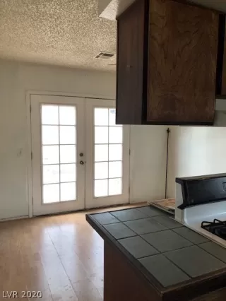 Photo #5: 2186959 Listing 