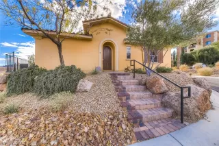 Photo #1: 2186964 Listing