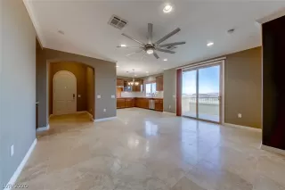 Photo #4: 2186964 Listing