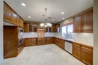 Photo #6: 2186964 Listing