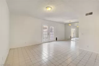 Photo #3: 2187074 Listing