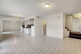 Photo #4: 2187074 Listing