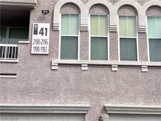 Photo #3: 2187076 Listing