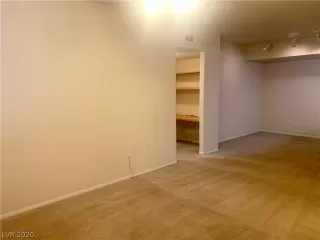 Photo #5: 2187076 Listing