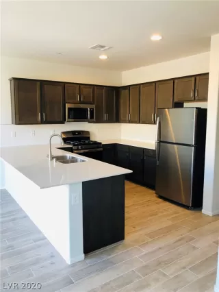 Photo #3: 2187096 Listing 