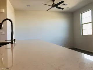 Photo #4: 2187096 Listing 